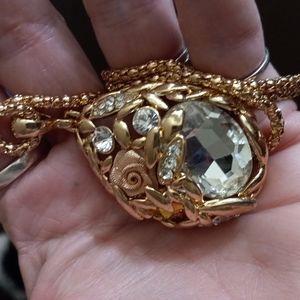So pretty, tear drop pendant